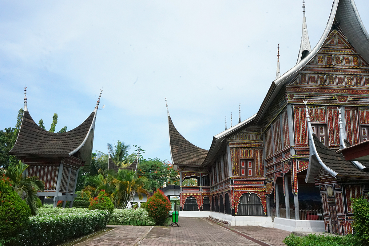 Curious to explore the rich spices in Padang? Check the info here