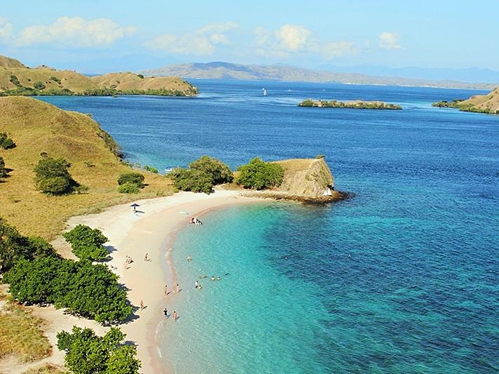 Adventure Sailing the Komodo Islands - Indonesia Travel