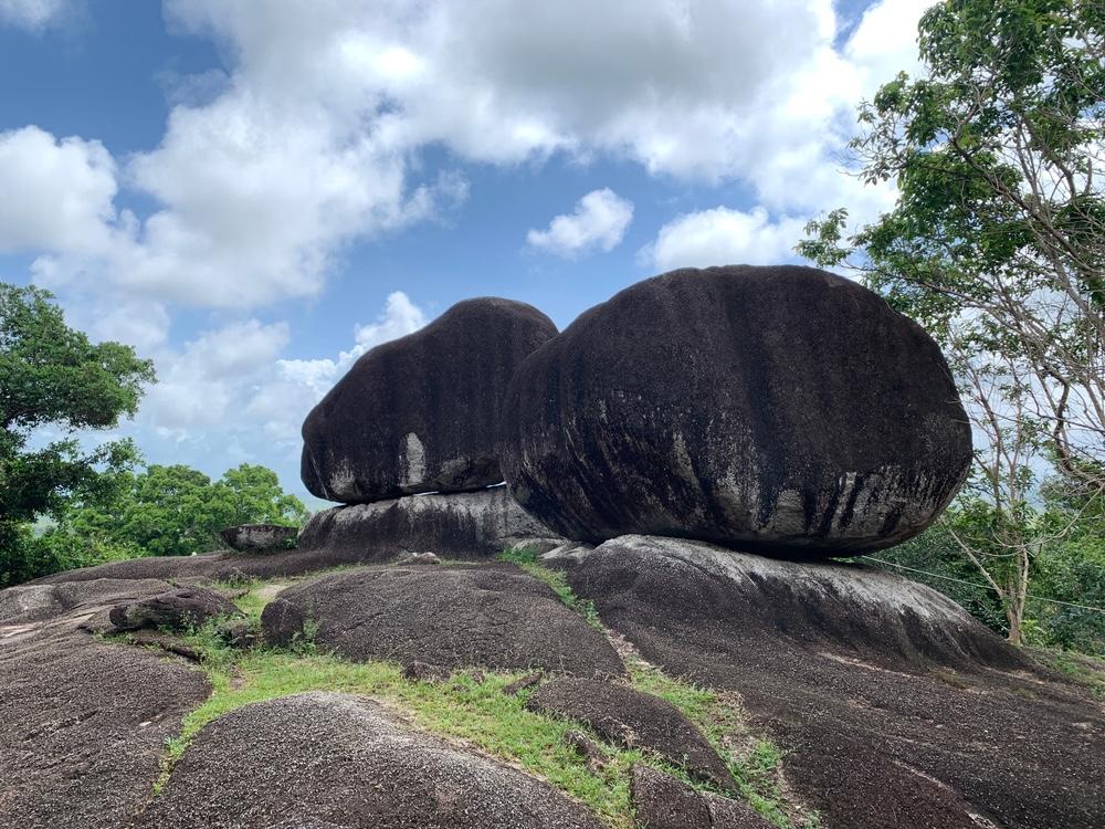 Menikmati Panorama Bukit Peramun di Bangka Belitung