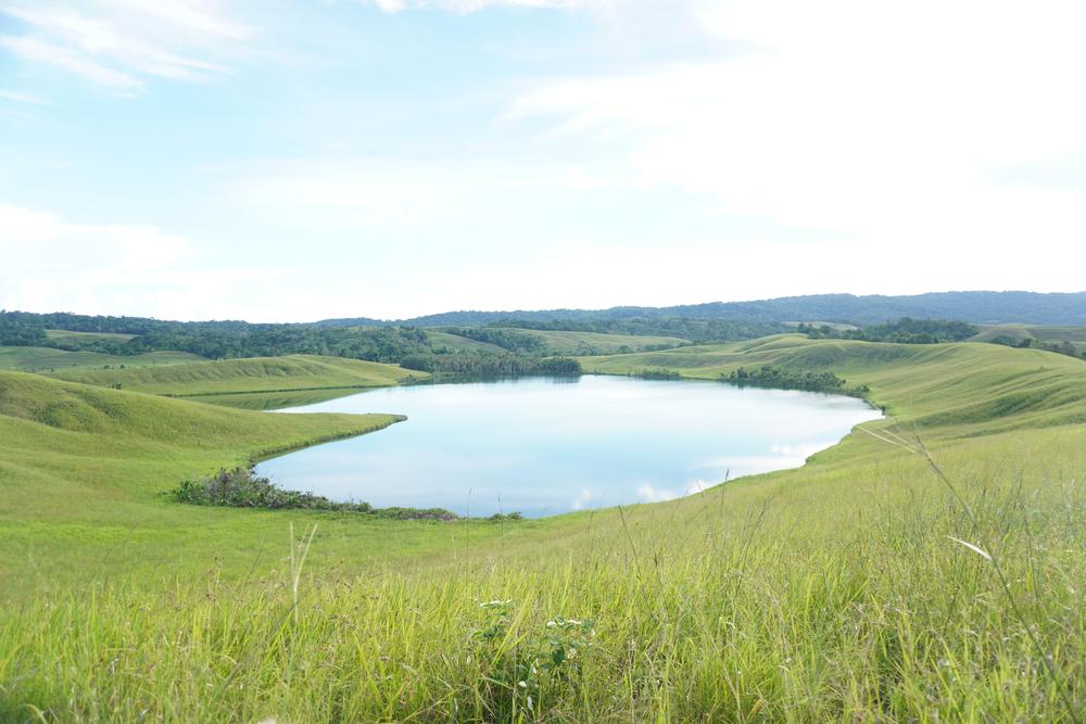 Keindahan Danau Emfote, Surga Tersembunyi di Papua
