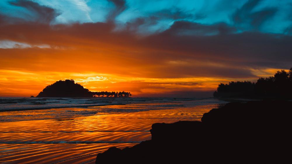 Pantai Air Manis, Wisata Alam dengan Legenda Malin Kundang