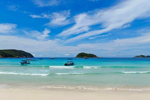 Pesona Pantai Pasir Panjang Singkawang yang Eksotis