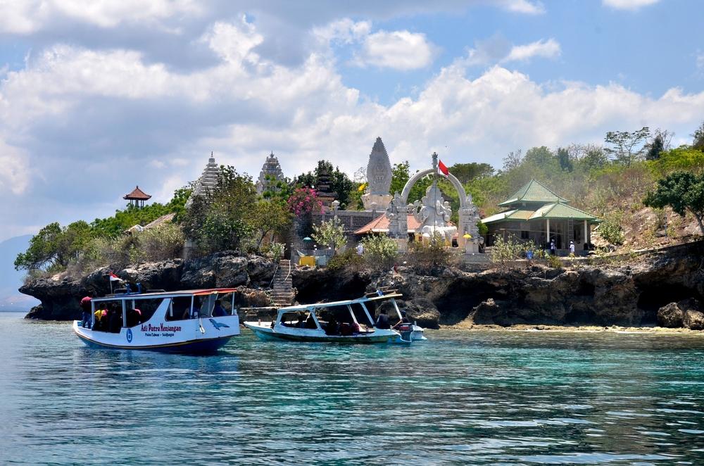 Pura Menjangan: Tempat Suci di Pulau Menjangan Bali