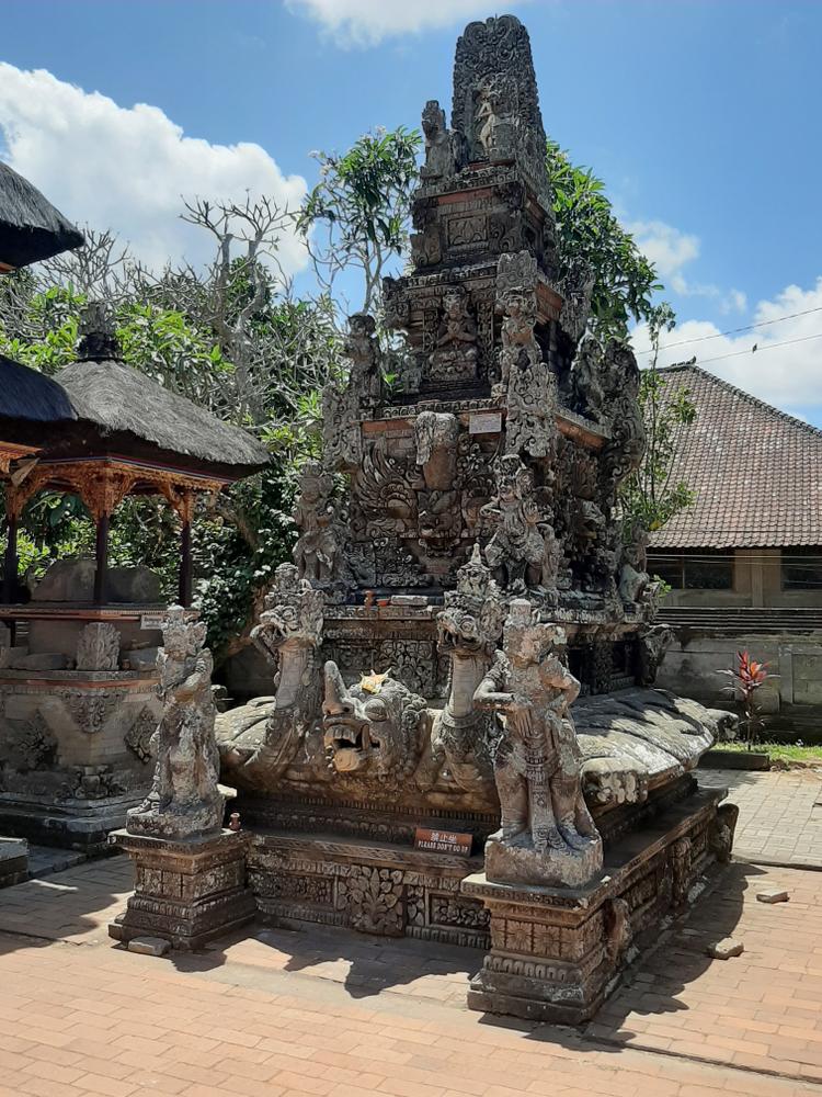 Pura Samuan Tiga