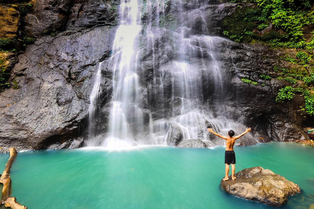 Air Terjun Kalando dan Pemandangan Alam Eksotisnya
