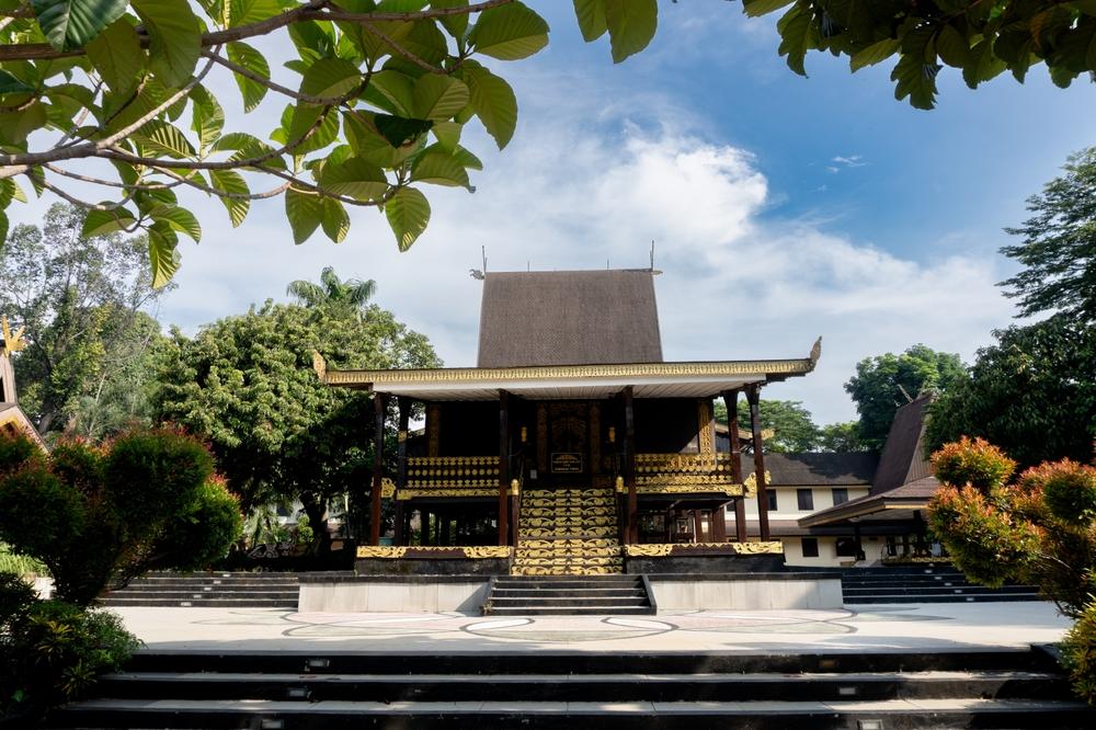 Istana Kesultanan Banjar yang Bersejarah dan Megah Kalimantan