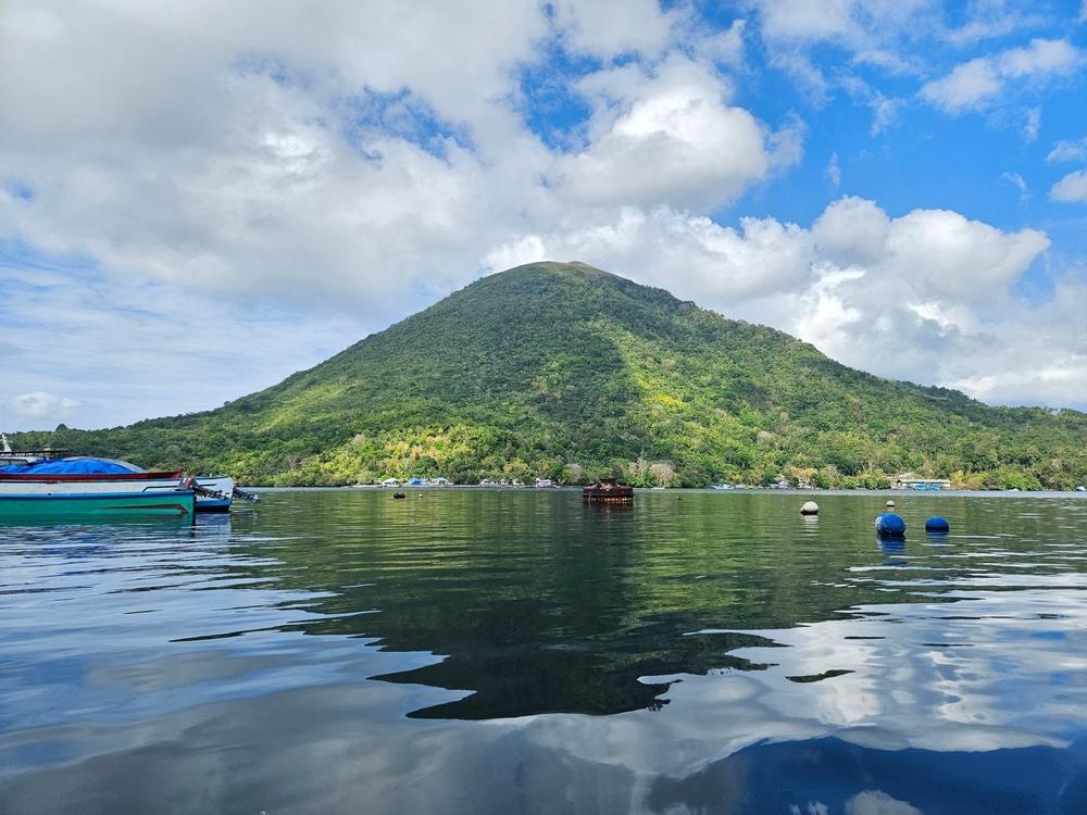Danau Lorulun: Keindahan Alam yang Menawan di Maluku