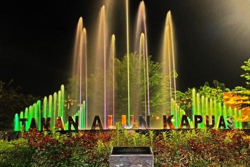 Taman Alun-Alun Kapuas yang Teduh di Jantung Kota Pontianak