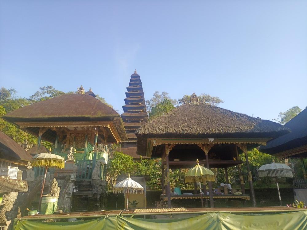 Pura Puncak Mangu: Tempat Suci di Bali