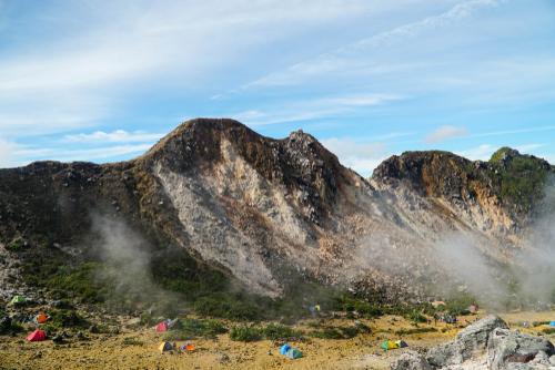Daya Tarik Destinasi Pendakian Gunung Sibayak Sumatra Utara