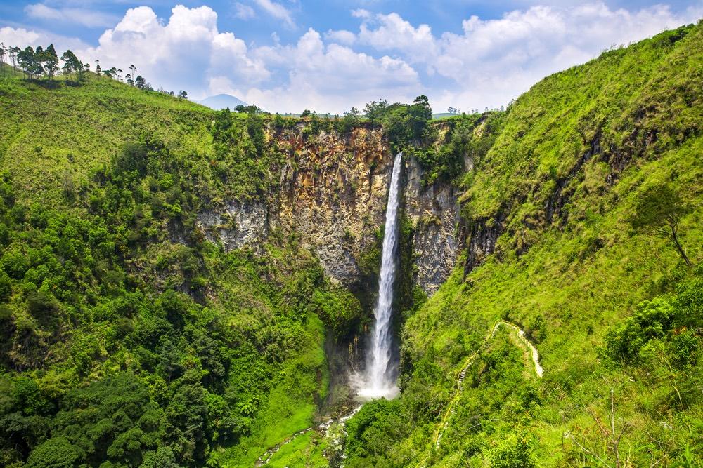 Pesona Air Terjun Sipiso-piso Sumatra Utara yang Menakjubkan
