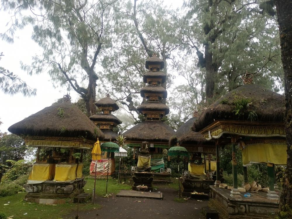 Pura Pucak Mangu
