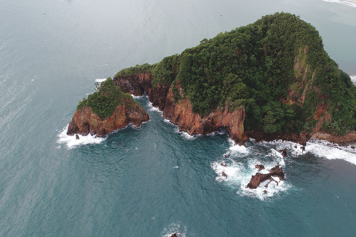 15 Exhilarating Surfing Destinations You Should Visit in Indonesia