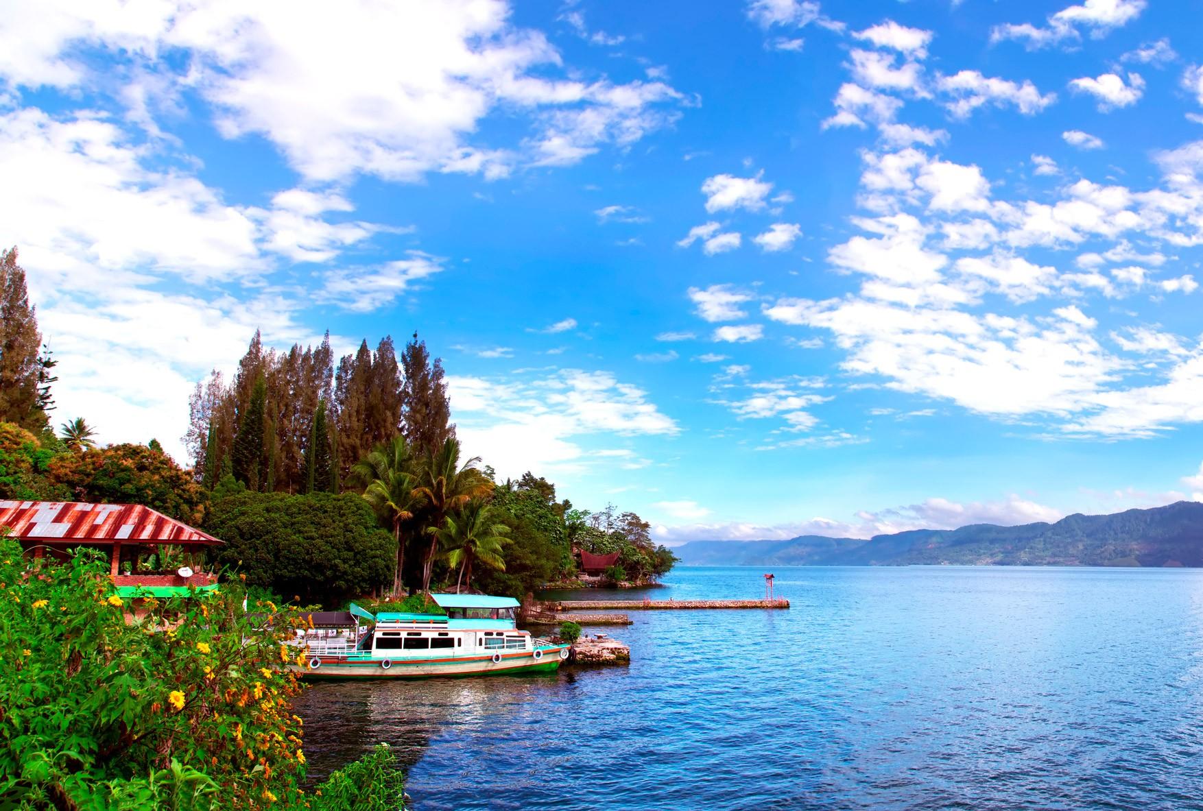 Spectacular Lake Toba Carnival 2016: Don't Miss This Rare Celebration!