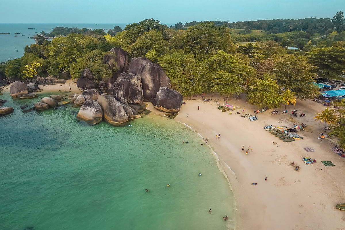 tanjung tinggi di kepulauan bangka belitung